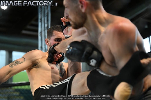2022-05-07 Milano in the Cage 8 04734 Timothy Baranzini-Ovidio Lucutar - MMA 70kg